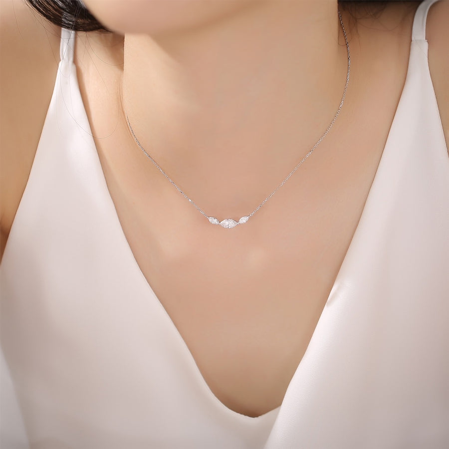 Three marquise diamonds necklace