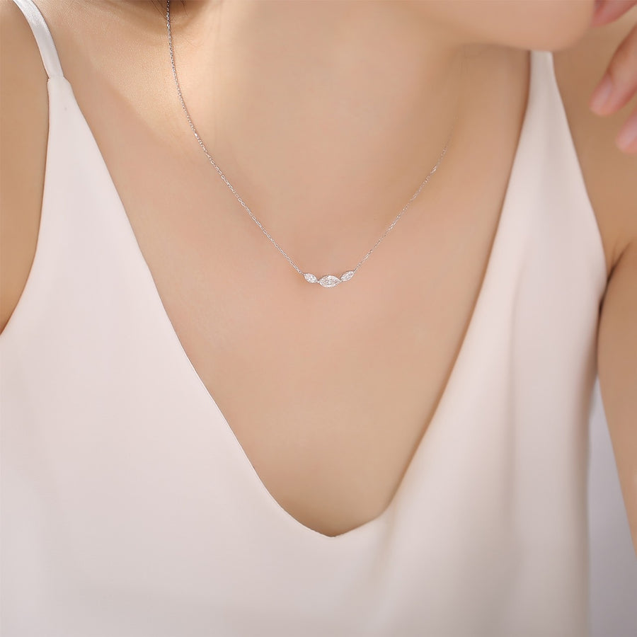 Three marquise diamonds necklace