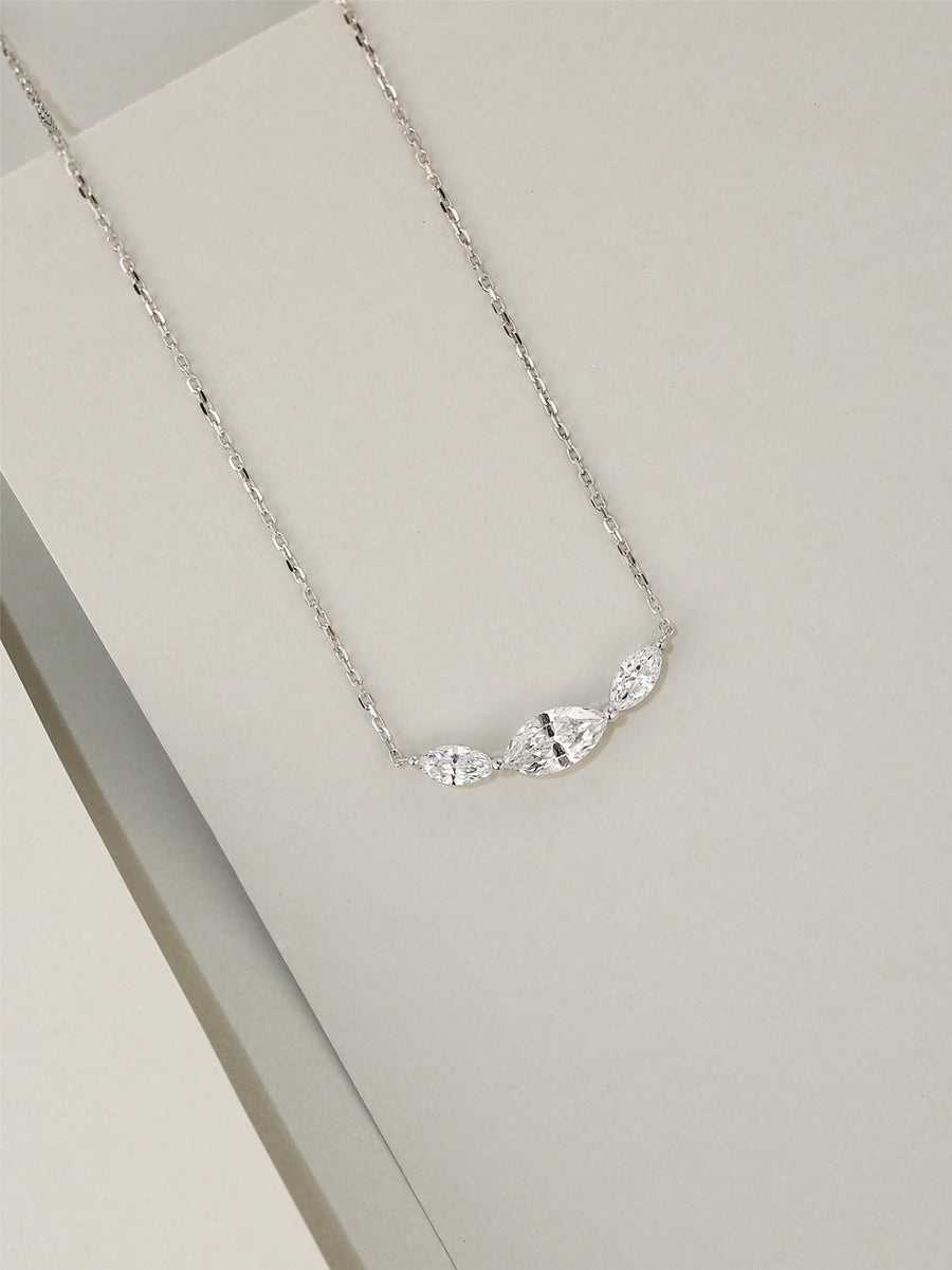 Three marquise diamonds necklace